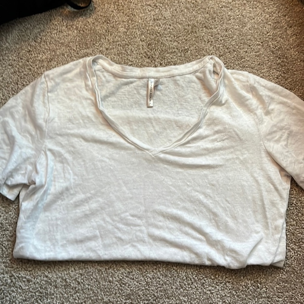 Never worn banana republic white v neck